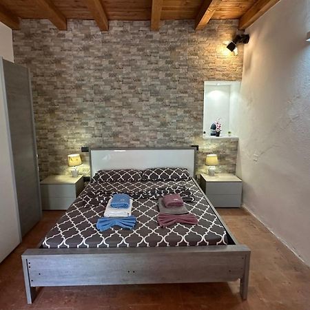 Appartamenti In Centro Storico A 15 Min Dal Lago D'Iseo - Free Wi-Fi - Ac Pallazzolo sullʼOglio Exterior foto